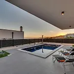 Adria Μακάρσκα