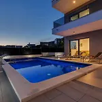 Adria * Μακάρσκα