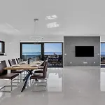 Adria Μακάρσκα