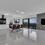 Adria Μακάρσκα