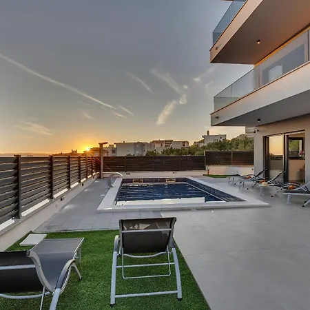 Adria * Макарська